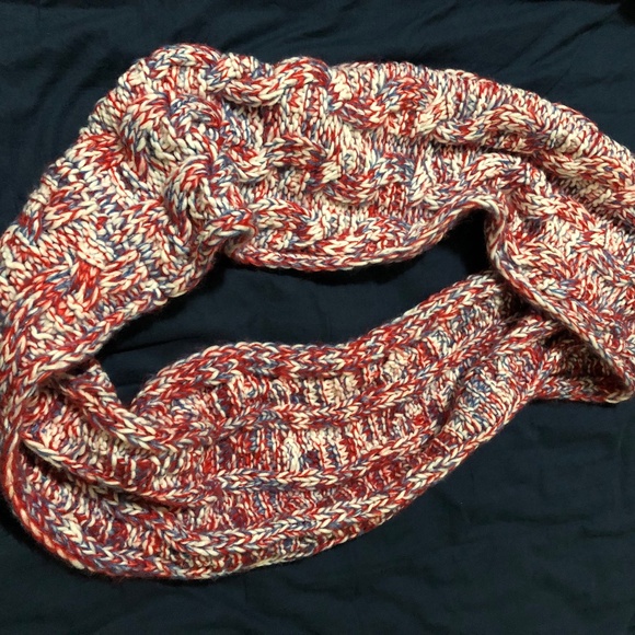 Infinity scarf chunky red white blue subtle shimmer One Size - Picture 3 of 4